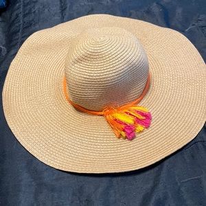 Serra Beach hat